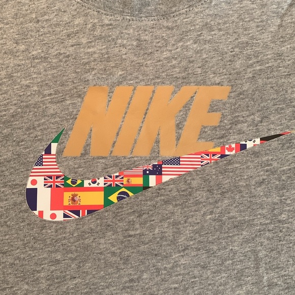 Tag-less tee - Picture 2 of 3